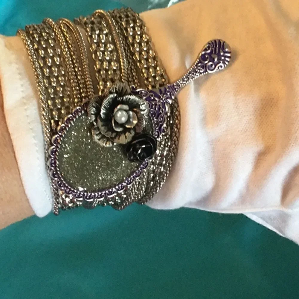 HOBO HIPPIE JEWELRY bracelet in silver color
